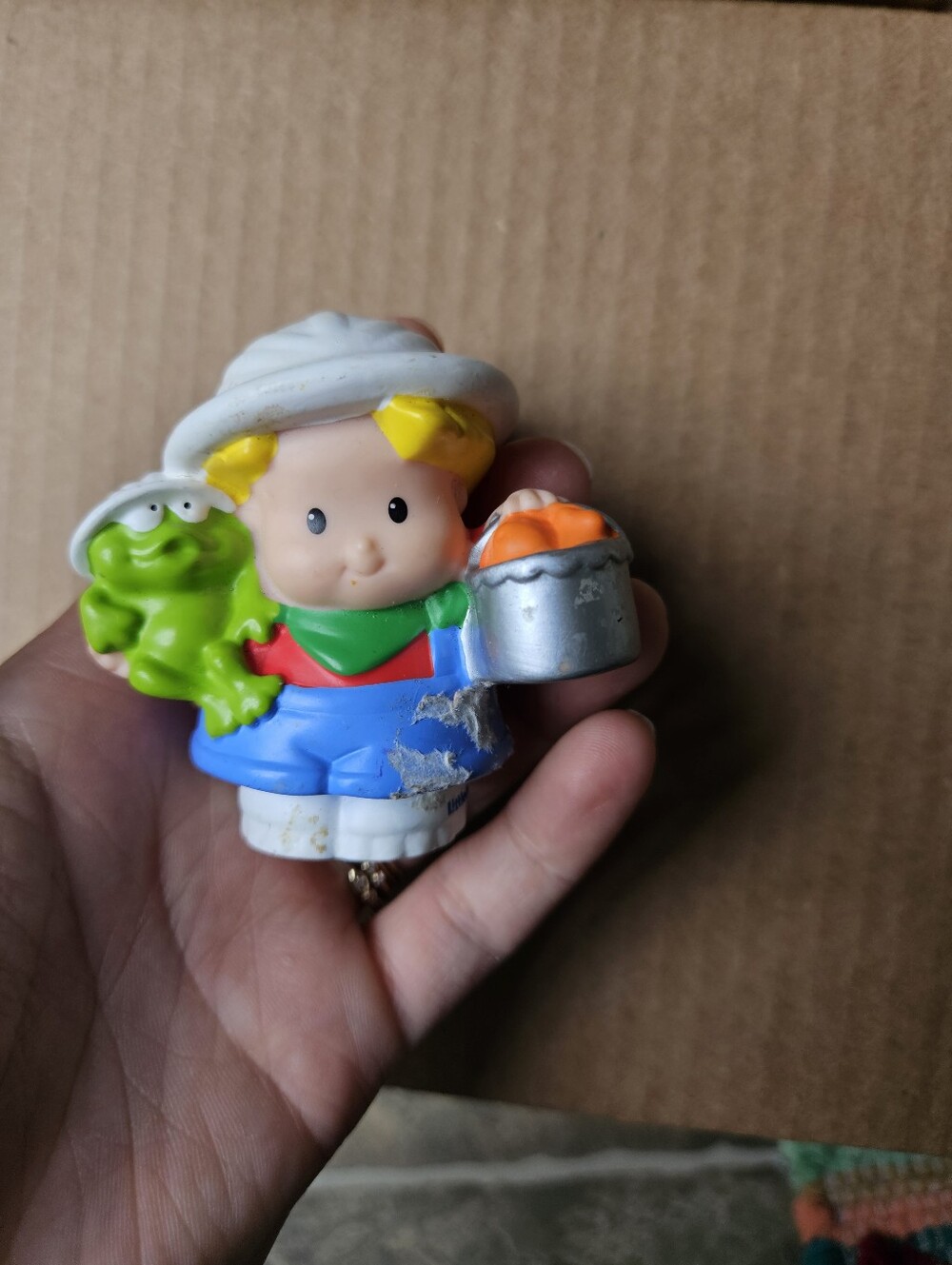 💚5/$15 2007 Fisher-Price Little People Eddie With Frog And Bucket